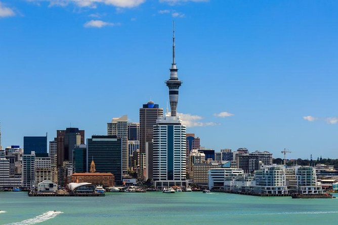 Arrival Transfer: Auckland Airport to Auckland Central City Centre - Timing: The 24/7 Promise Meets Published Hours