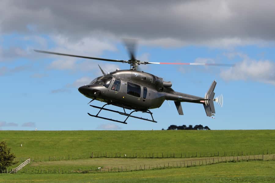 Auckland: 20min Helicopter scenic flight - City & Volcanoes - Helicopter type, seat reality, and the weight rule