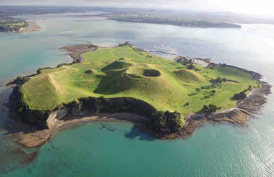 Auckland: Browns Island (Motukorea) Sea Kayak Tour - Why Browns Island kayaking feels like a mini-adventure