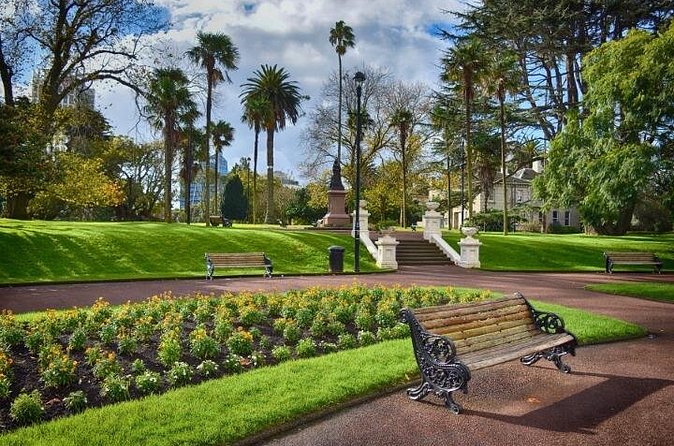 Auckland City Self Guided Walking Tour with an APP - Ferry Building: the city’s transport heartbeat since 1912