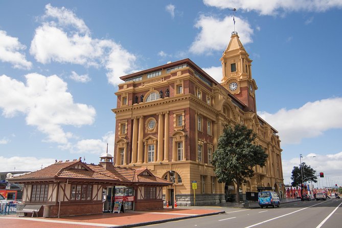 Auckland City Tour & Kumeu Wine Country Includes Wine Tastings & Lunch - North Shore detours: Devonport, Narrow Neck Beach, and Westhaven views