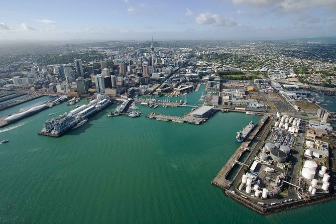 Auckland Cruise/Wharf & Airport Transfers - Your Time on the Clock: About 1 Hour, Depending on the Route