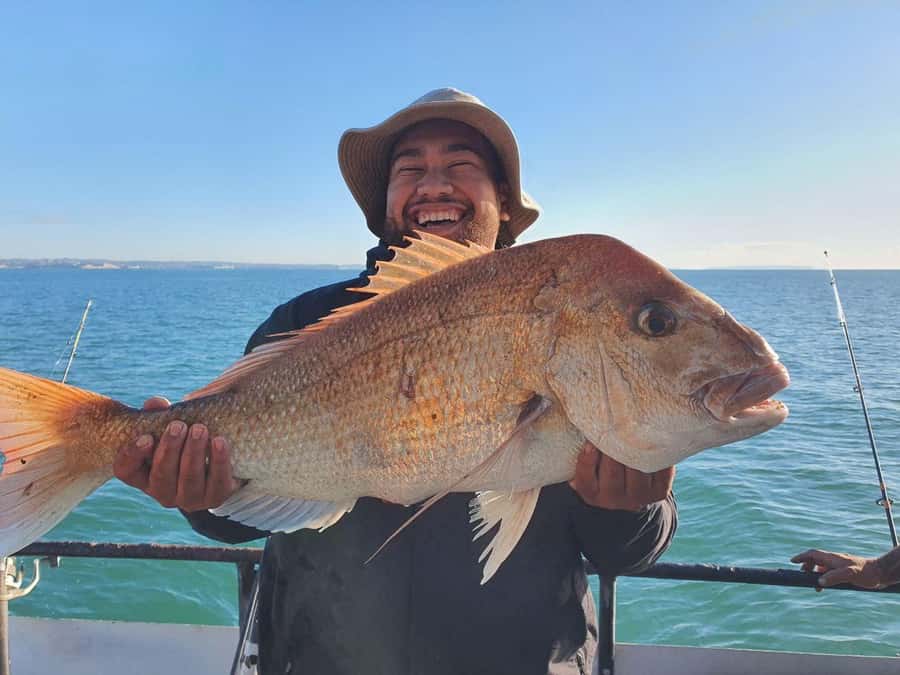 Auckland: Full-Day Fishing Charter (7 am - 4 pm) - Where you meet, what you’ll carry, and how to get ready