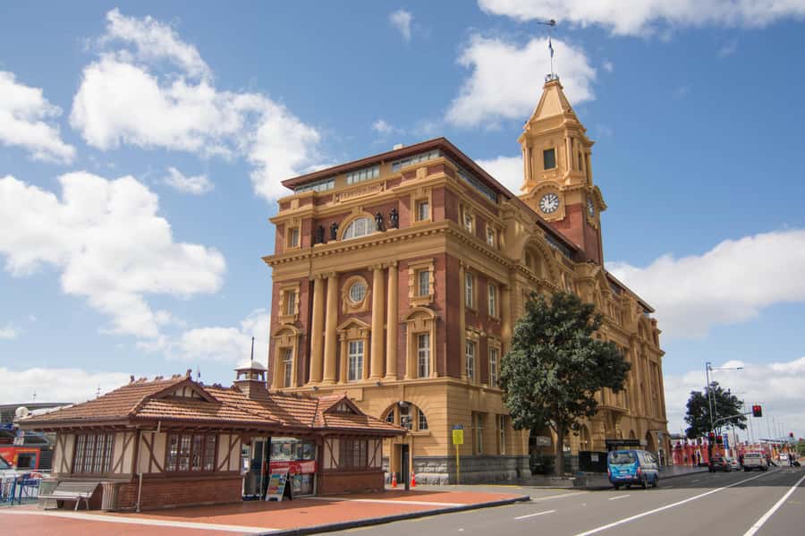 Auckland: Guided Small Group City Discovery Tour - Ponsonby: Historic Suburb Charm Without the Detour