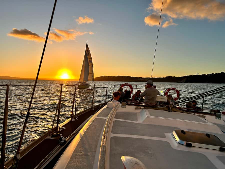 Auckland: Harbour Sailing Cruise with 3-Course Dinner - Where you meet and what your first 10 minutes feel like