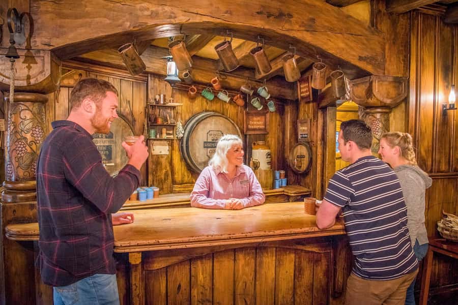 Auckland: Hobbiton Movie Set Day Trip with Festive Lunch - What to Pack and How to Handle Rain Without Stress