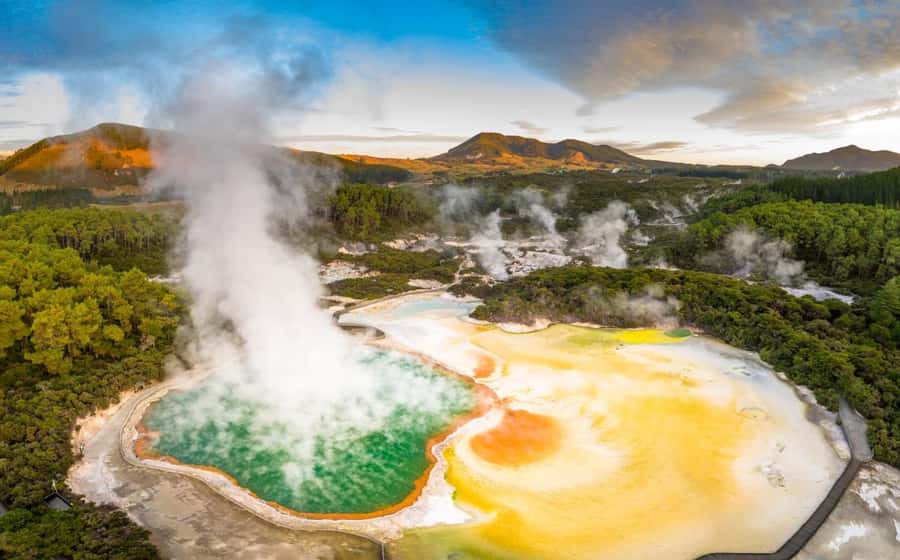 Auckland: Hobbiton, Rotorua and Wai-O-Tapu Day Tour - The Green Dragon Inn Stop: Where the Tour Lets You Breathe