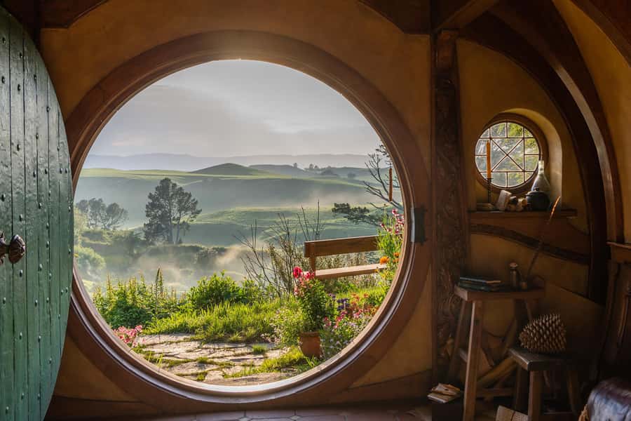 Auckland: Hobbiton & Waitomo Caves Small-Group Tour & Lunch - Key highlights worth knowing