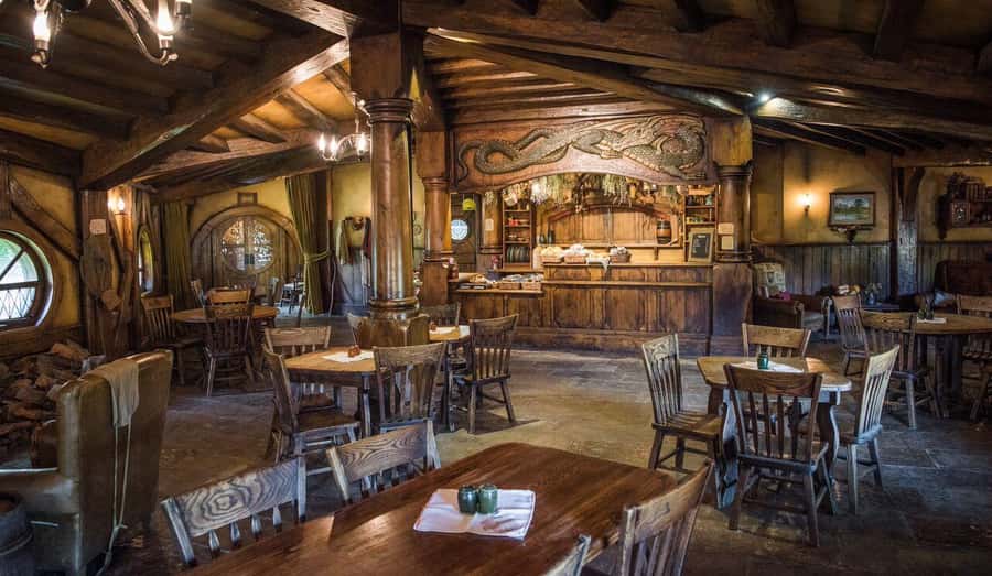 Auckland: Hobbiton & Waitomo Glow Worm Caves Private Tour - Should you book this Auckland Hobbiton and Waitomo combo?