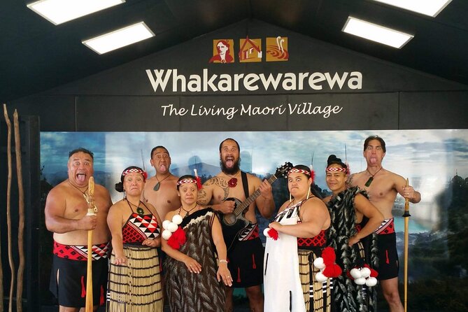 Auckland : Rotorua Living Maori Village with Haka and Hangi Lunch - From Auckland to Rotorua: the early start and the long ride