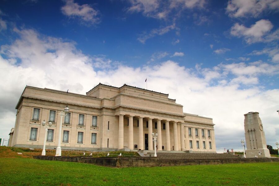 Auckland Scenic Half-Day City Sightseeing Tour - Auckland Domain, museum area, and Parnell: a classic central Auckland loop