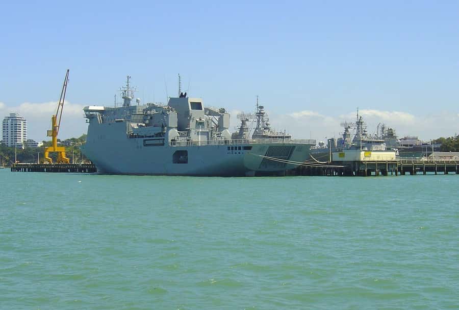 Auckland: Scenic Harbour Cruise with Live Commentary - Indoor and outdoor areas on the Red Boats: comfort beats cleverness