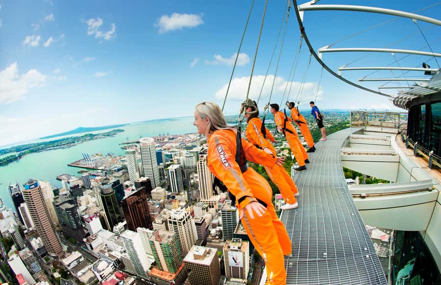 Auckland: Sky Tower SkyWalk - 192m High Edge Walk - What Your 90 Minutes Feels Like On the Day