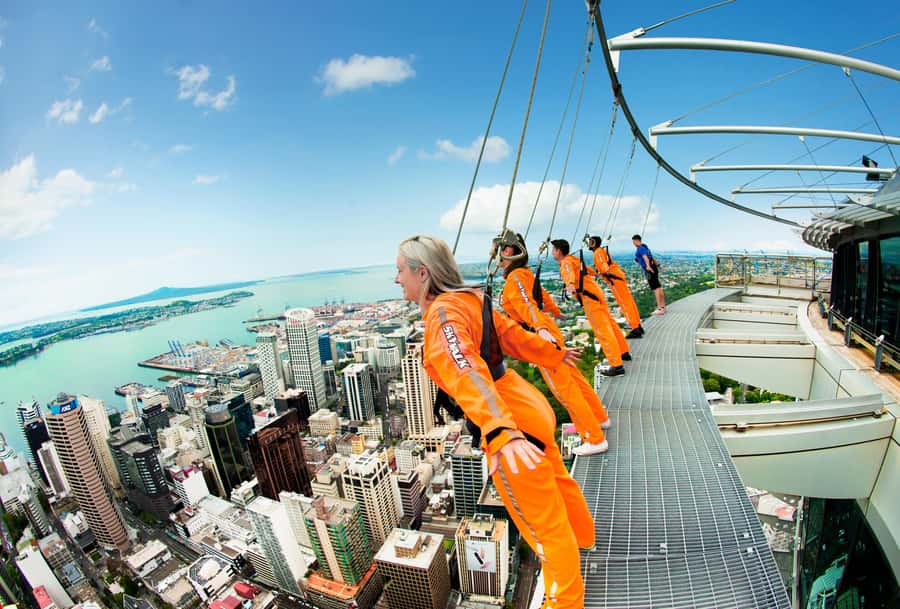 Auckland: SkyJump & SkyWalk Combo - SkyJump: the straight-down drop at up to 85 km/h