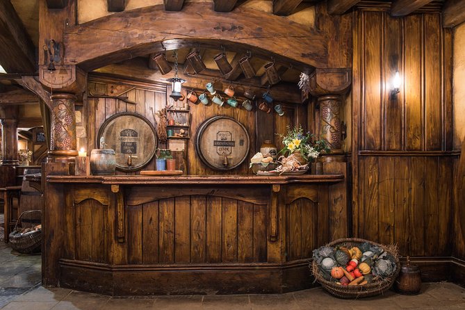 Auckland to Rotorua via Hobbiton Small Group Tour (One Way) - The Rotorua intro and central hotel drop-off