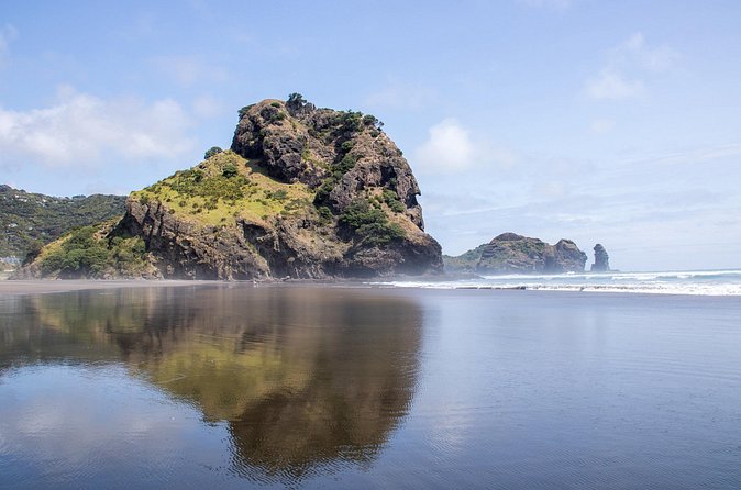 Auckland West Coast Half-Day Private Tour - Piha Beach and Lion Rock: black sand with a real reason