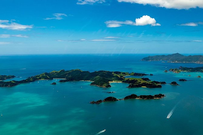 Bay of Islands 2-Day Small Group Tour & Cruise from Auckland - Urupukapuka Island and Otehei Bay: sand time without a full day detour
