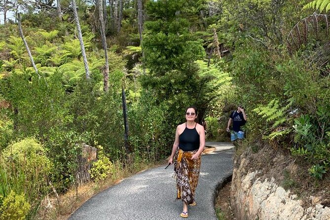 Cathedral Cove and Hot Water Beach Scenic Day Tour from Auckland - What’s included (and what you’ll need to plan yourself)