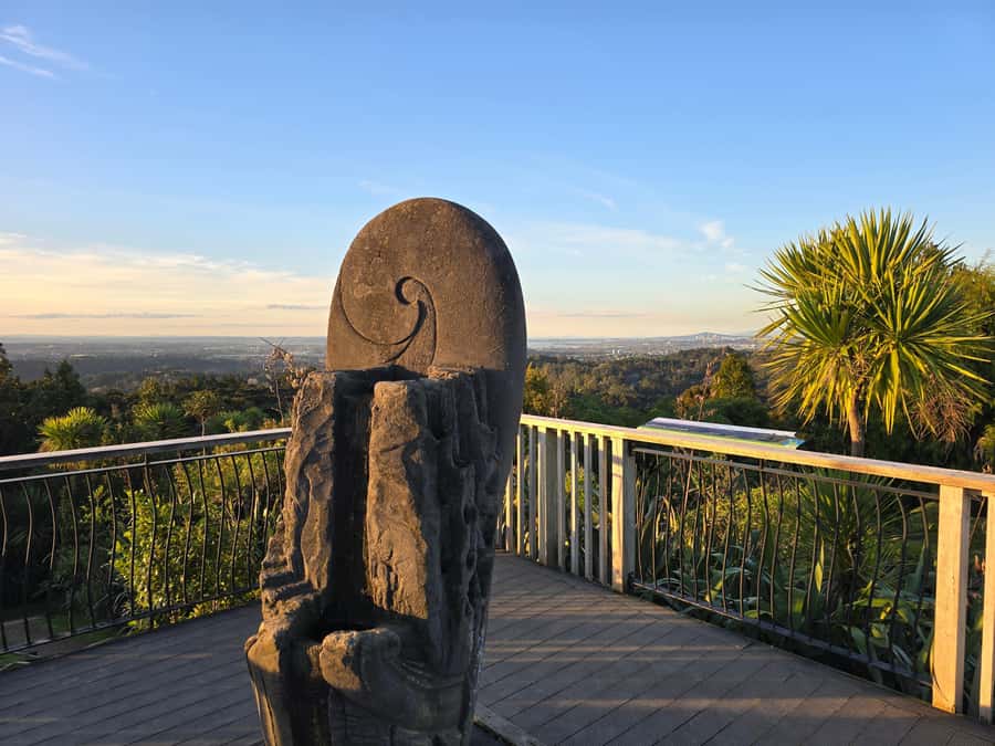 “City & Coast & Country” – A Relaxed Day Tour from Auckland - Getting rolling in central Auckland (and why the morning matters)