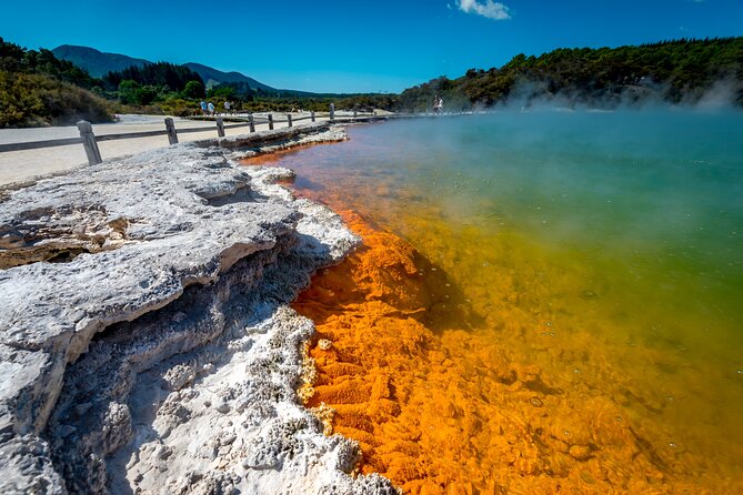 Devil's Bath Experience - Private Tour to Wai-O-Tapu & Lake Taupo - Lake Taupō waterfront: big views, easy legs