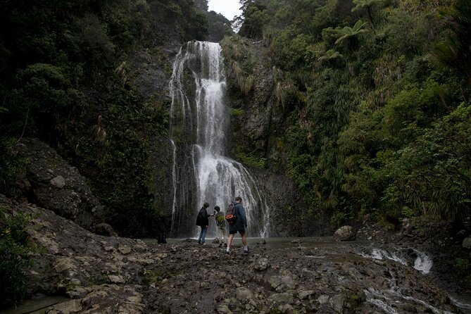 Explore BLACK SAND PIHA BEACH, and Water Falls in West Auckland - The drive from Auckland CBD: how the 4 hours actually feel