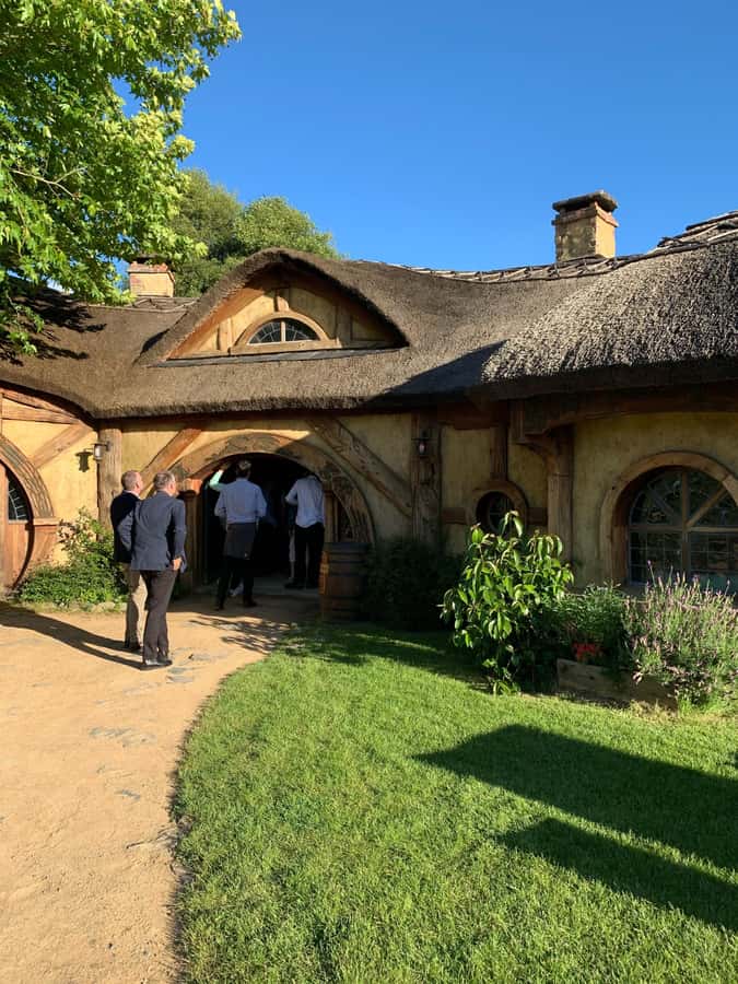 From Auckland: Hobbiton Movie Set - Private Tour - Who should book—and who might want another option