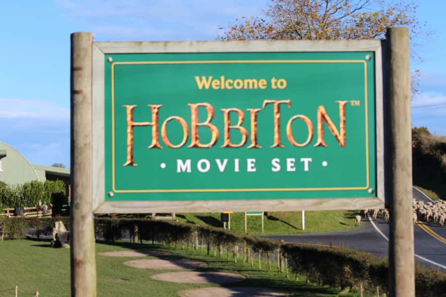 From Auckland: Hobbiton & Rotorua Tour with Lunch at Te Puia - Two icons, one efficient day (and why it works)