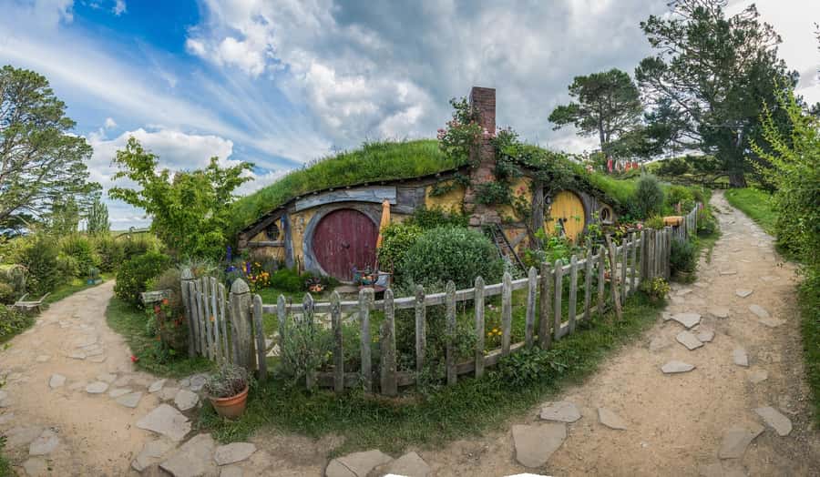 From Auckland: Hobbiton & Waitomo Caves Day Trip with Lunch - Key things to know before you go