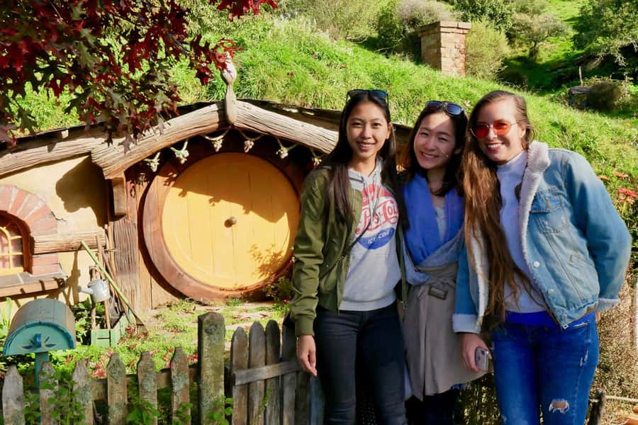 From Auckland: Hobbiton & Waitomo Caves Full-Day Trip - Quick hits from this full-day Auckland combo trip