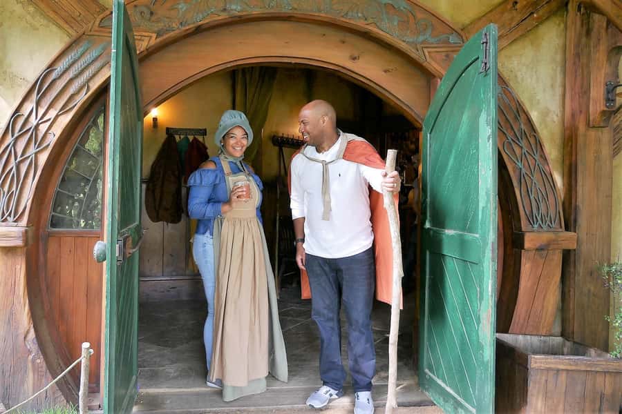 From Auckland: Hobbiton & Waitomo Caves Full-Day Trip - The full-day timing: how 11 hours can feel (and how to cope)