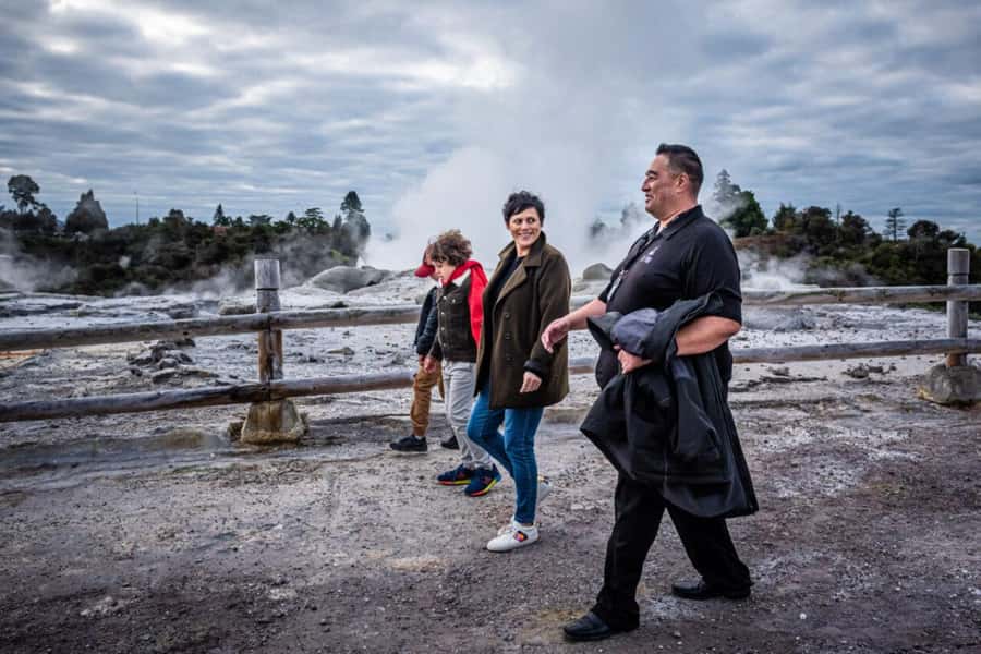 From Auckland: Rotorua Te Puia, Haka & Polynesian Spa Tour - The Māori experience at Te Aronui a Rua: pōhiri, haka, and the meaning behind it