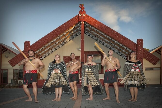FULL DAY ROTORUA TOUR - Fully Customisable 13 hours Unlimited KMS - Key things that make this Rotorua and Taupō tour work
