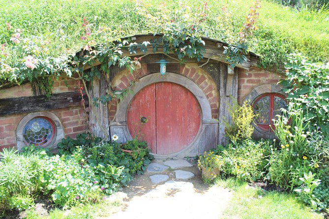 Hobbiton Afternoon Tour in Luxury Minibus from Auckland - Who this tour suits best (and who should ask about alternatives)