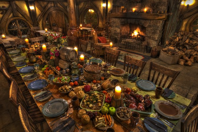 Hobbiton Movie Set Banquet Experience Private Tour From Auckland - Why this Hobbiton evening tour feels different than a standard visit