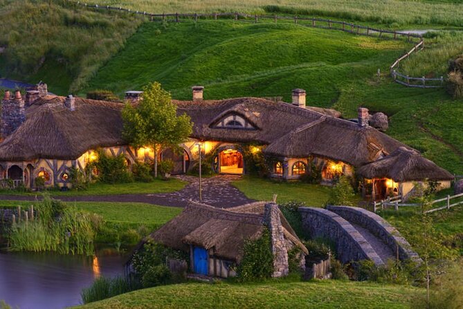 Hobbiton Movie Set Guided Tour small group from Auckland - Hotel pickup and the first Auckland Central stop