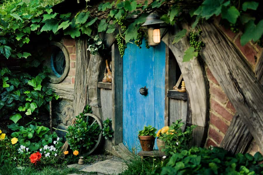 Hobbiton Movie Set & Rotorua Premium Day Tour from Auckland - Carving and weaving school time: learning the why, not just the what