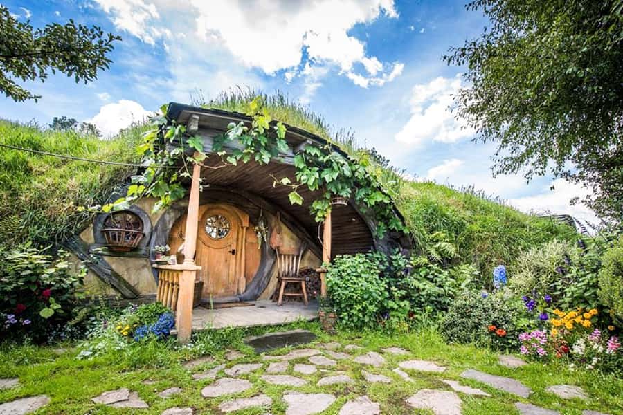 Hobbiton Movie Set & Rotorua Premium Day Tour from Auckland - Hobbiton Movie Set: 1250 acres of Middle-Earth details