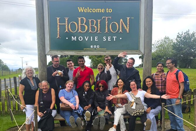 Hobbiton Movie Set Small Group Tour from Auckland - Small-group label vs. what happens inside Hobbiton
