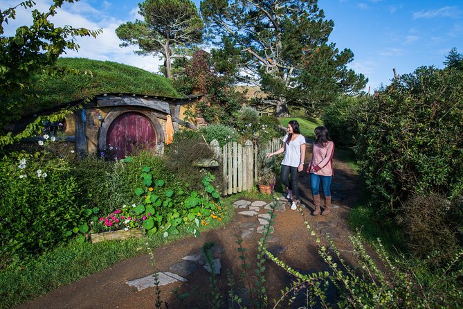 Hobbiton Movie set & Waitomo Caves Small Group Tour From Auckland - What You’re Really Paying For: Price and Included Admission