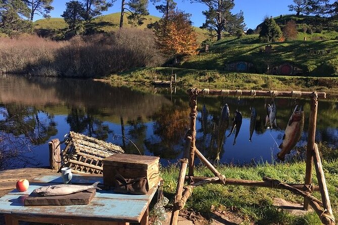 Hobbiton Movie Set & Waitomo Glow Worm Caves Private Tour - Price and Value: What $614.37 Per Person Really Covers