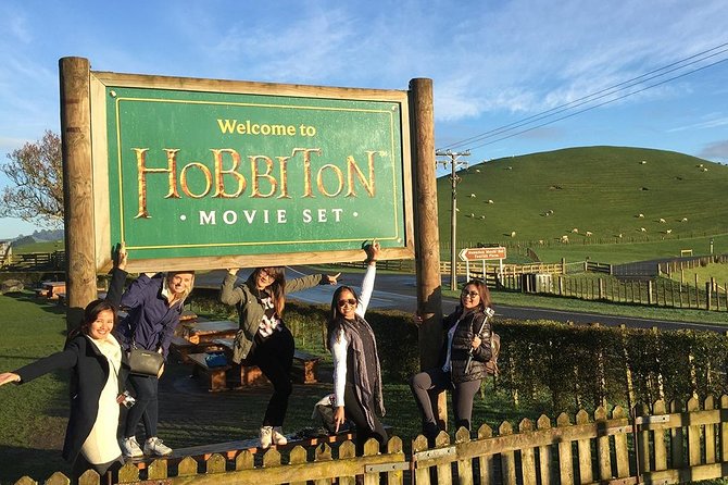 Hobbiton & Rotorua Small Group Day Tour inc Te Puia from Auckland - Waikato countryside and the Tirau photo stop