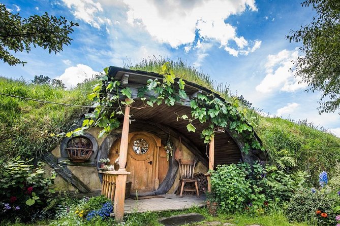 Hobbiton & Waitomo Caves Guided Day Trip from Auckland incl lunch - Value and logistics: what you’re paying for