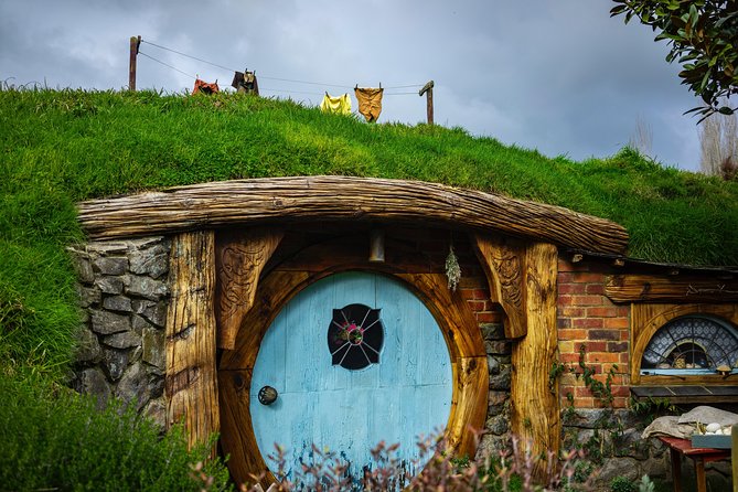 Luxury Small group tour from Auckland to Hobbiton Movie Set - Who this Auckland to Hobbiton luxury day trip suits best