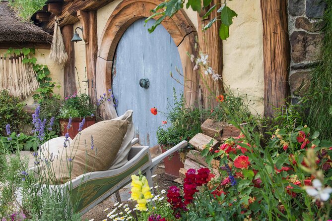 Magical Hobbiton: Small-Group Guided Tour from Auckland - How the Small-Group Van Improves the Whole Day