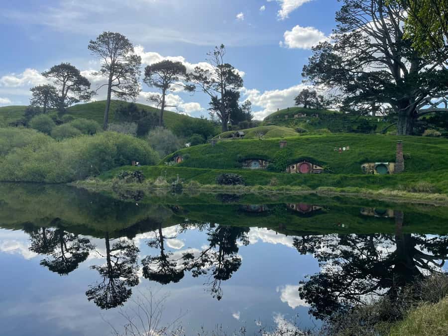 Magical Hobbiton & Waitomo Caves Small Group from Auckland - Auckland pickup and the Waikato drive that fills the hours