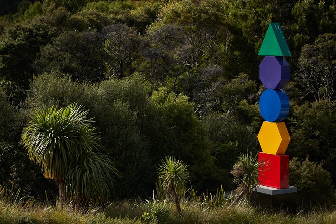 Matakana Art & Vineyard Experience incl. Lunch & Wine Tasting Tour From Auckland - Lunch at The Glass House: lake views and a plated platter feel