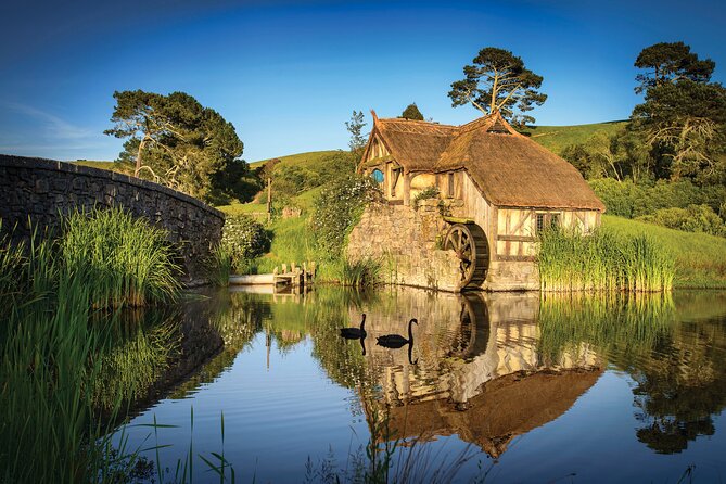 Private 2 Day Tour: Hobbiton, Waitomo, Rotorua Geothermal & Hamilton Gardens - Waitomo Glowworm Caves: Silent Boat Time Above the Lights