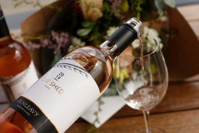 Private Essence of Waiheke Wine Tour - Live Guide Commentary: turning wine labels into stories