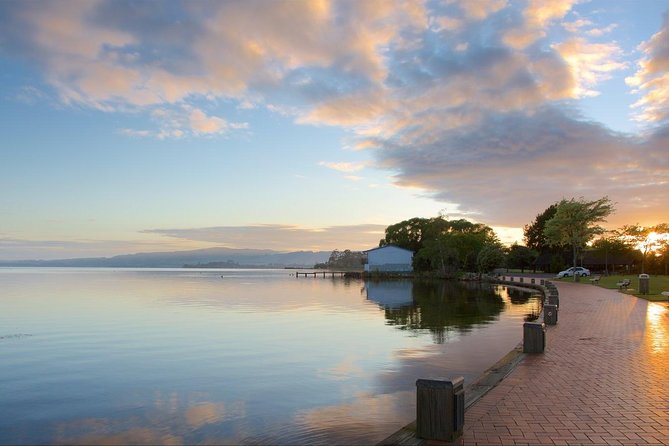 Private Full-Day Rotorua Tour from Auckland - Pikirangi Māori Village and Te Whakarewarewa geothermal valley