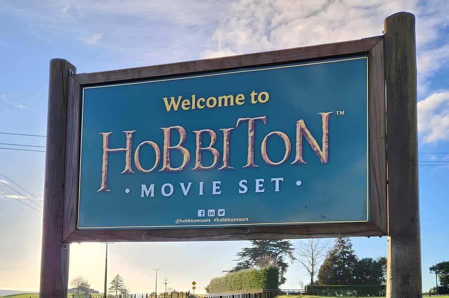 Private Hobbiton & BlueSprings & Redwood forest fromAuckland - Rotorua City + Geothermal Sights With 2.5 Hours of Guided Time